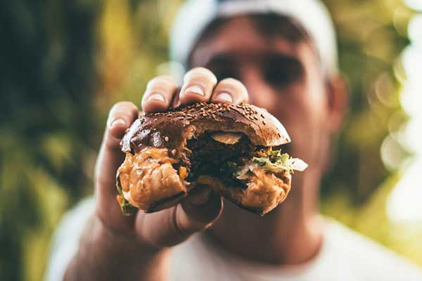 The man who eats while I'm giving birth